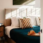 Spacious City Pad Family Contractors Wifi Parking