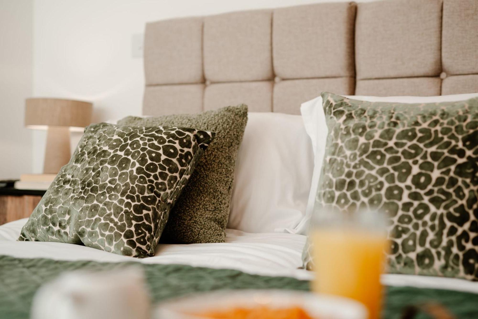 Apartment Spacious Pad Family Contractors Wifi Parking Birmingham