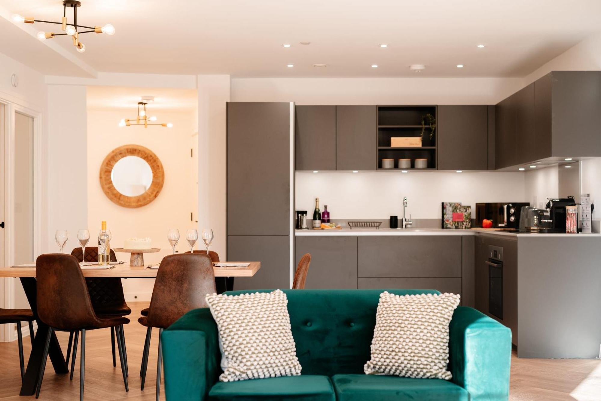 Spacious Pad Family Contractors Wifi Parking Apartment