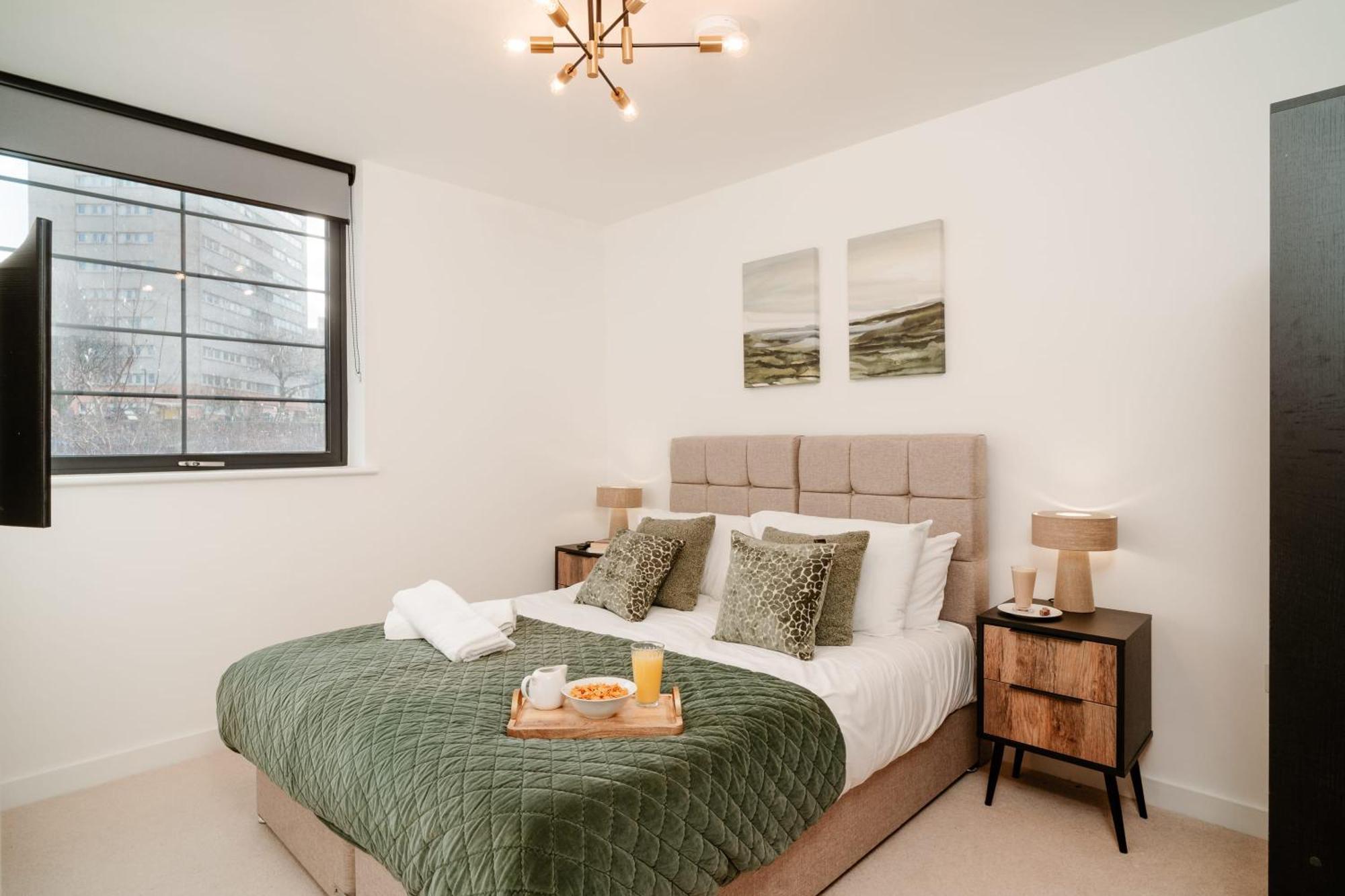 Spacious Pad Family Contractors Wifi Parking Apartment Birmingham